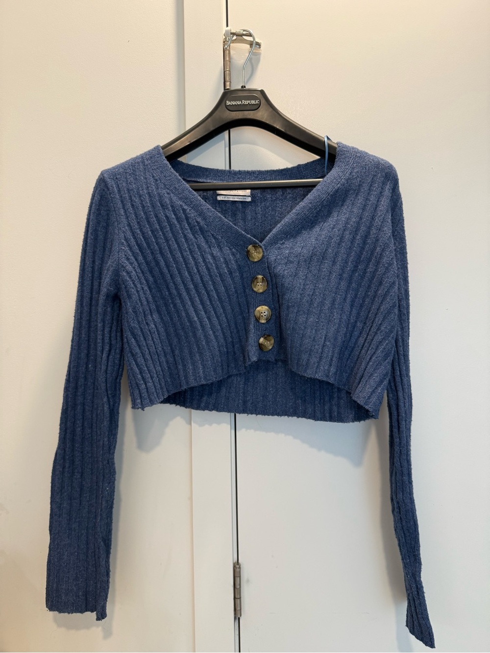 Urban Outfitters Cropped Ribbed Button Cardigan in Blue